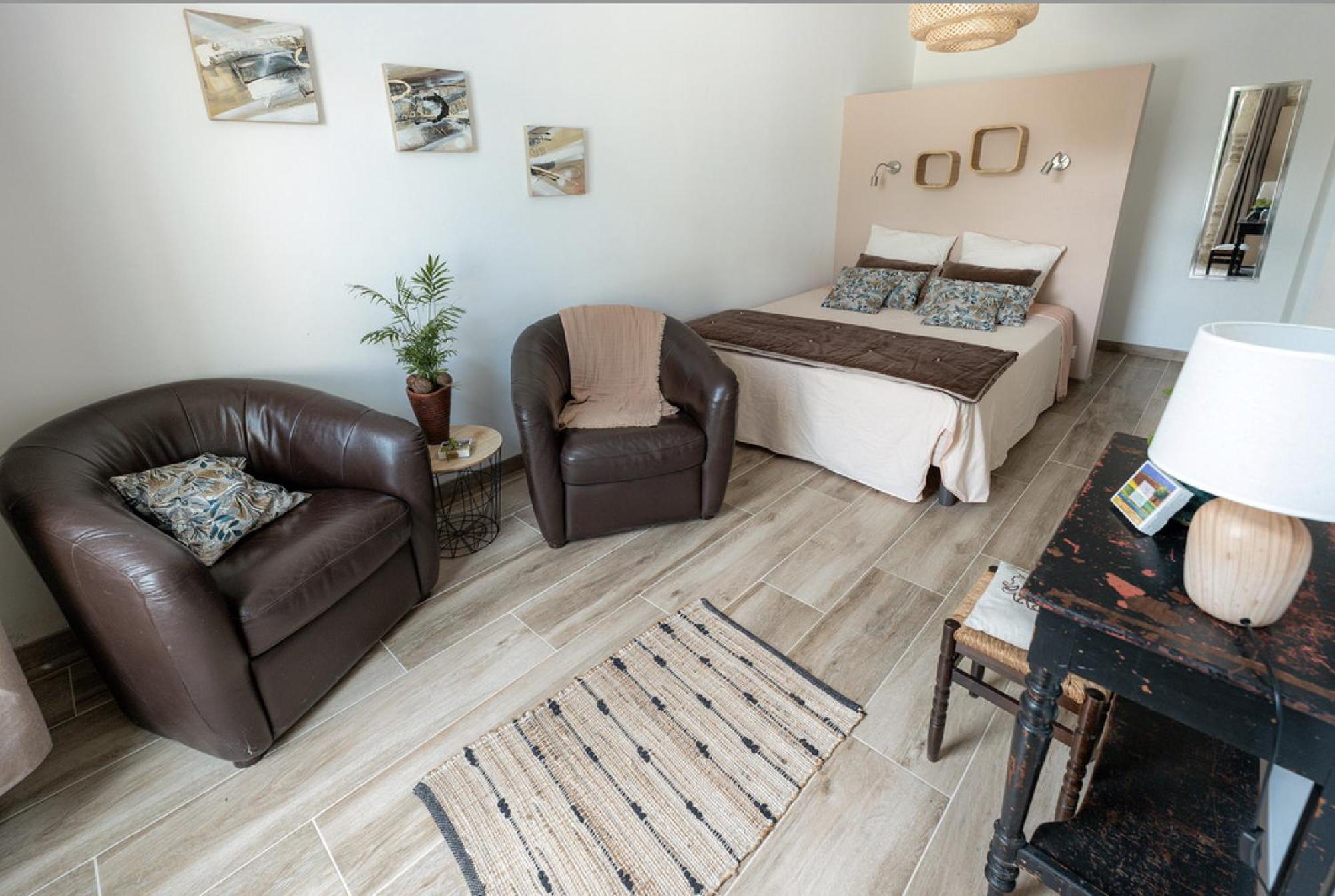 Chambre D'Hotes De La Savonnerie Venejan Экстерьер фото
